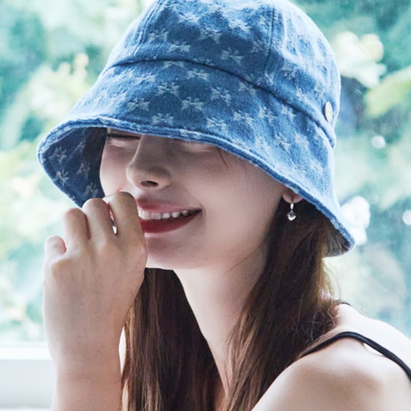 

Charmy Bunny light blue-bucket light blue