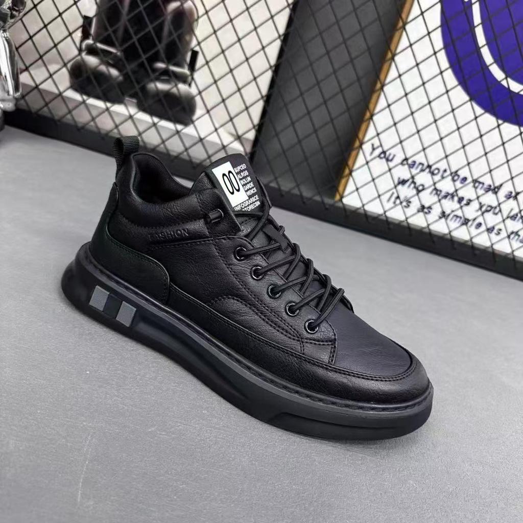 2025 Men's Breathable Leather Skate Shoes: Autumn/Winter Waterproof Non-Slip Casual Running Sneakers