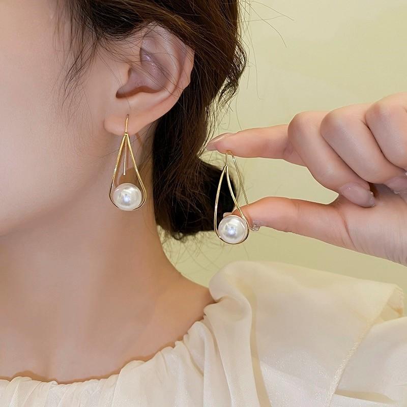 Delicate Geometric Water Drop Earrings CLE