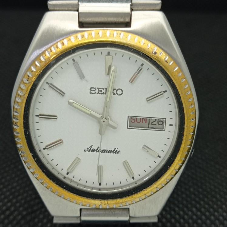 USED VINTAGE SEIKO AUTOMATIC 7009A JAPAN MENS D/D WHITE WATCH 621e-a415932-2 SKU621e-a415932