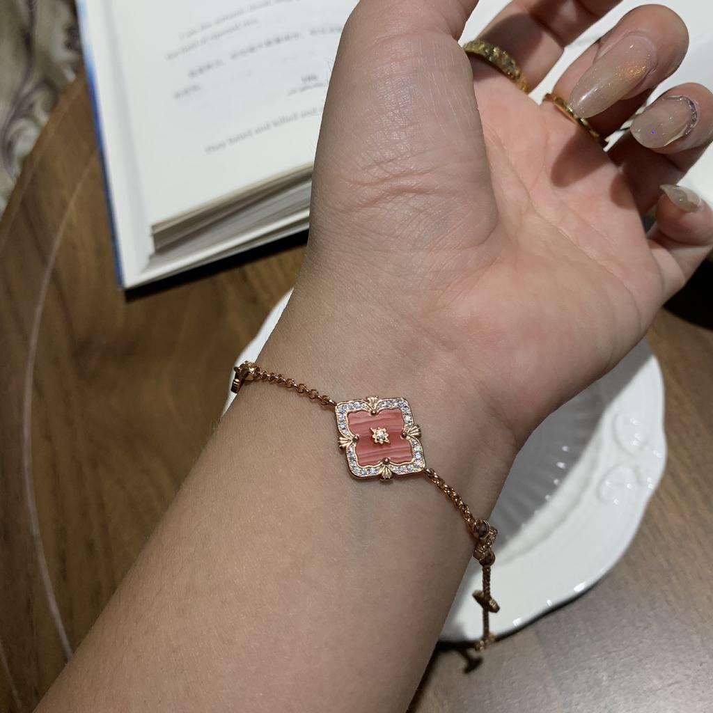 Buqi Latti Gebürstetes Kleeblatt Natürliche Weiße Fritillary Einzelblüte Armband Damen Tigerauge Armband Vintage Hof