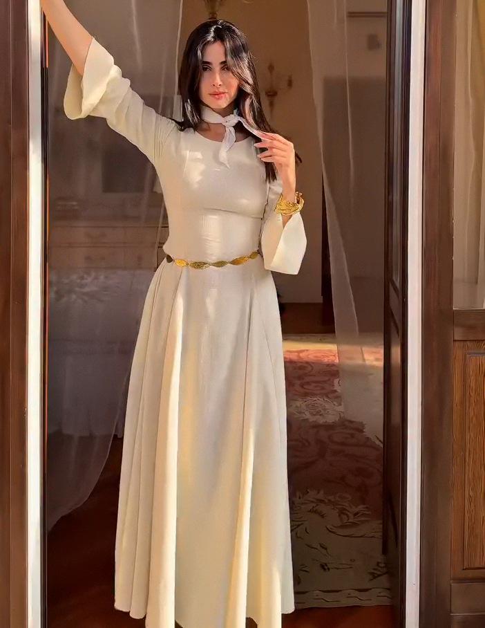 

Весна 2025 Льняное Женское Платье с Круглым Вырезом и Завязками на Талии XS светло-желтого