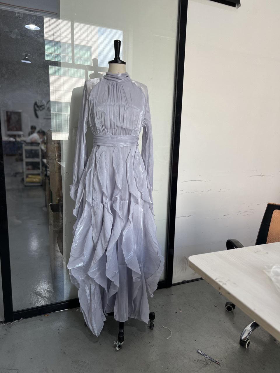 

Весна/Літо 2025 Жіноча шифонова плісирована сукня з воланами - Французька сукня з довгим рукавом L