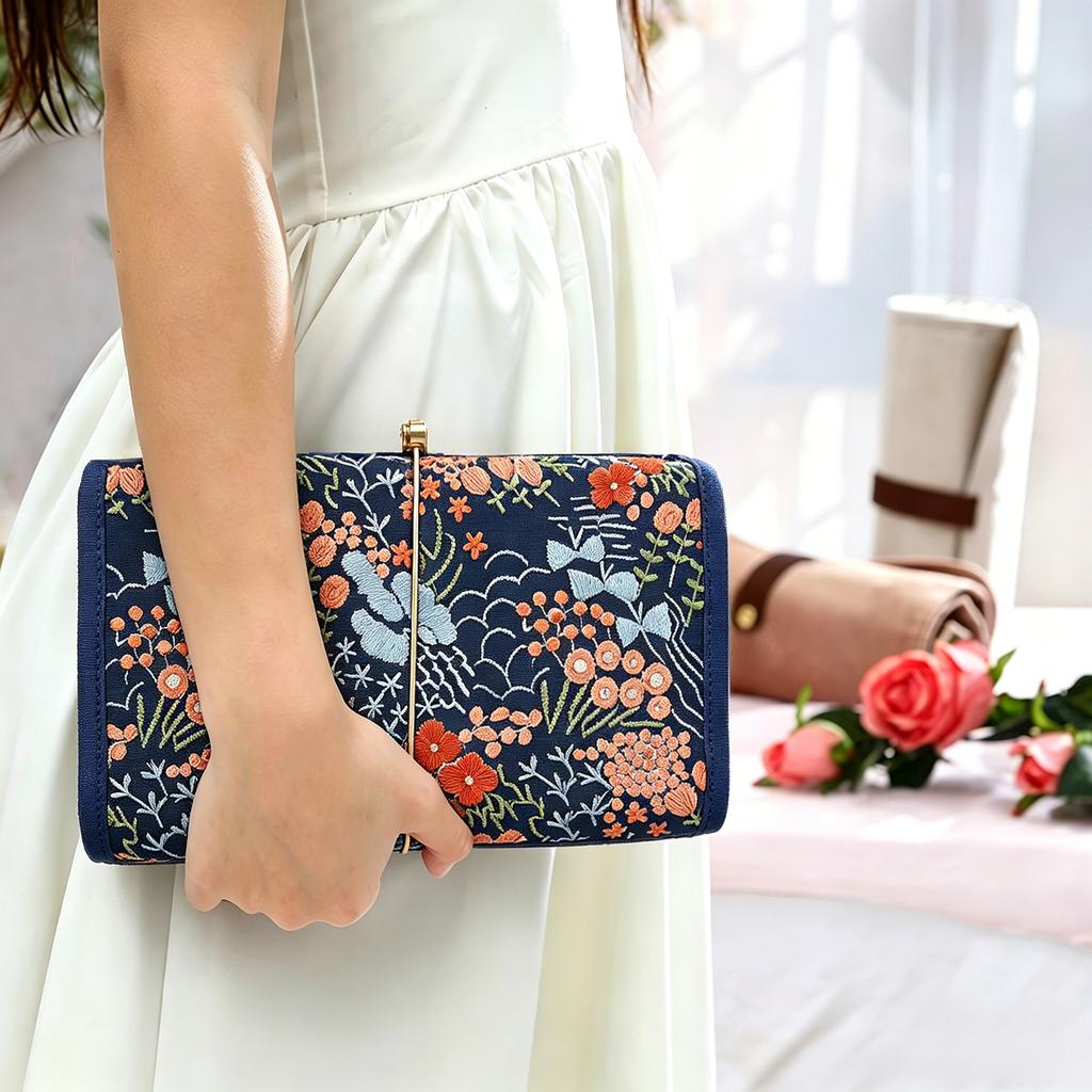Chinese Style Red Floral Embroidered Jewelry Roll, Anti-Tangle Travel Organizer for Necklaces & Bracelets