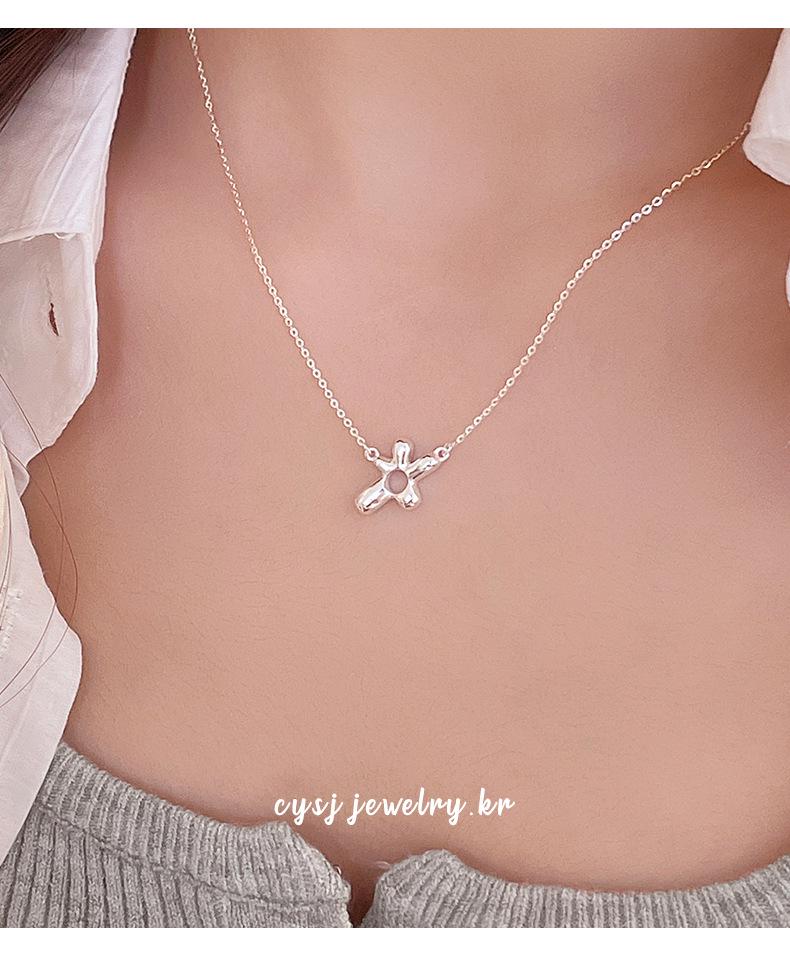 Cui Yan S925 Sterling Silver Irregular Flower Necklace for Women, Korean Style Clavicle Chain, Spring/Summer Collection.