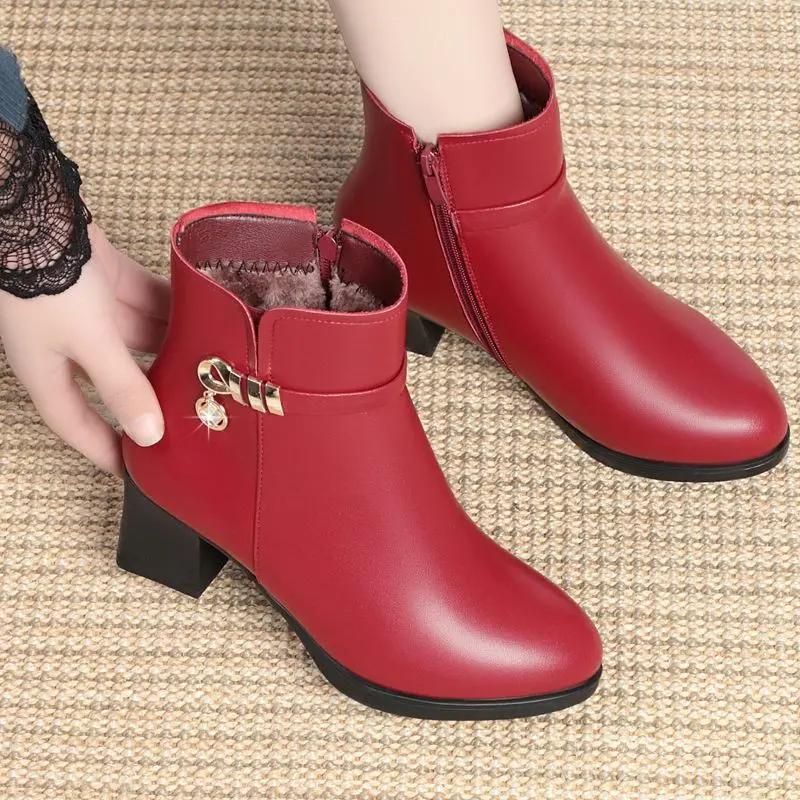 New Exquisite Women's Snow Boots Winter Warm and Anti Slip Wear Resistant Middle Aged and Elderly Modern Boots with Velvet