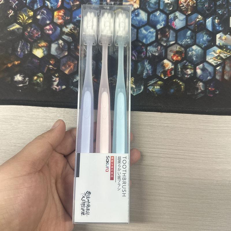 

Набор из трех антибактериальных и противогрибковых зубных щеток с широкой головкой и мягкой щетиной для взрослых для домашнего использования, для защиты десен, чистящая зубная щетка