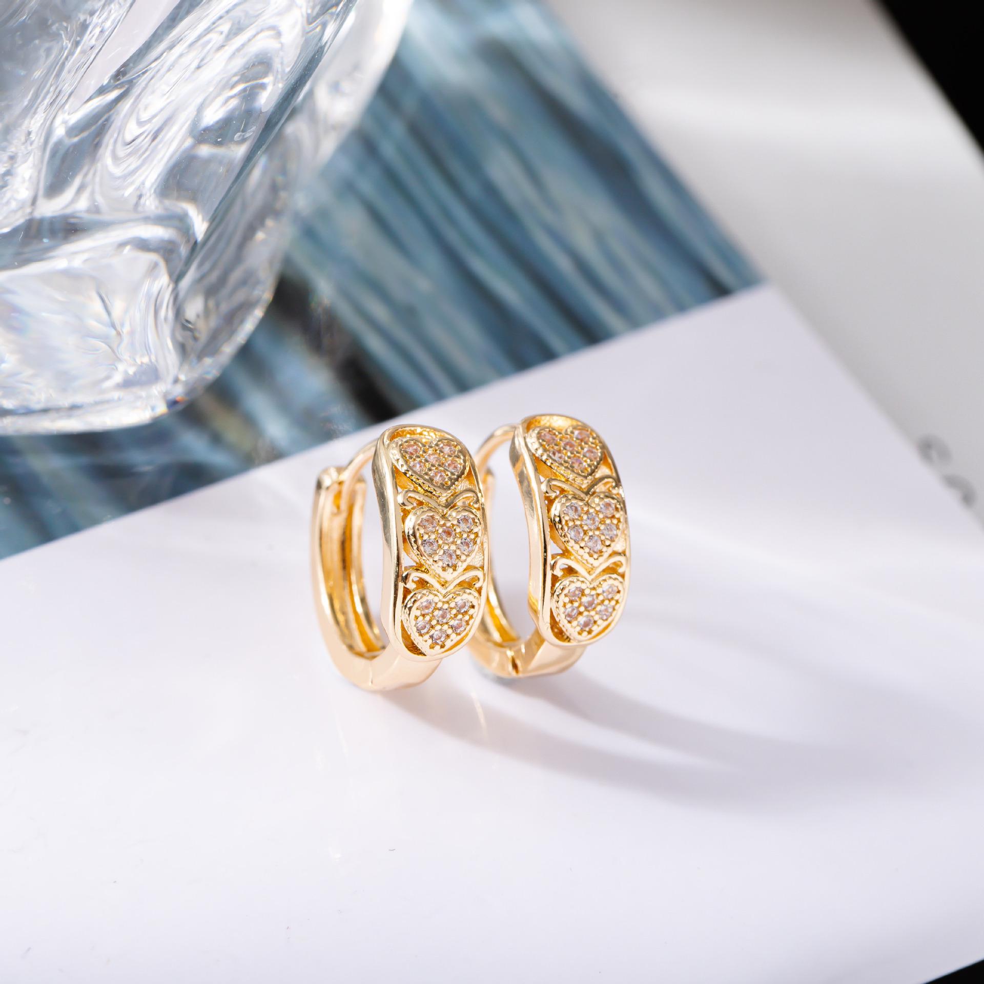 Exaggerated Heart-Shaped Diamond Stud Earrings - Trendy  Versatile