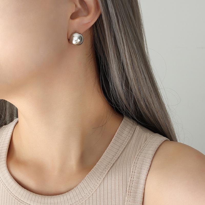 Fashionable British-Style Minimalist Copper C-shaped Earrings for Women