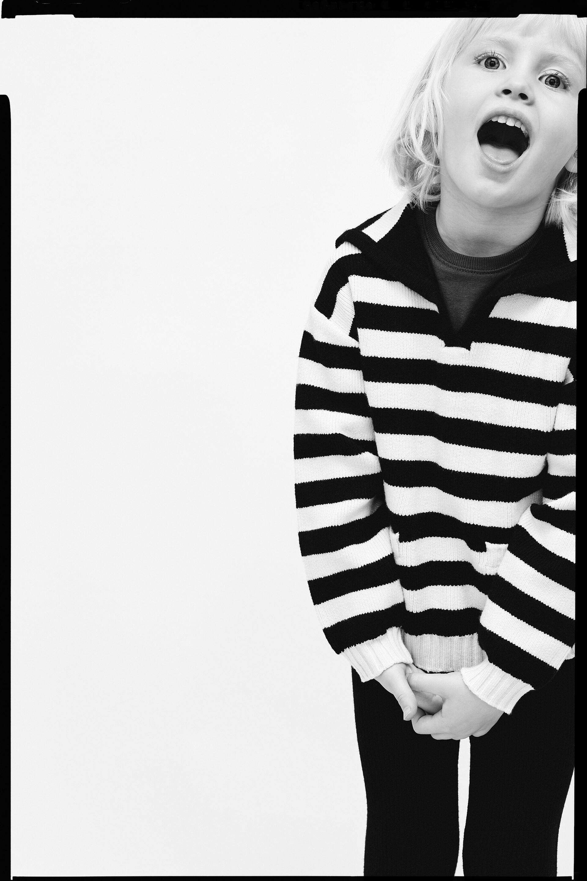 

МОРСКОЙ ТРИКОТАЖНЫЙ СВИТЕР