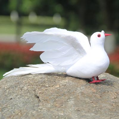 Auffällige, realistisch aussehende, zarte Textur-Simulationstaube, künstliche Vogel-Hochzeitsparty-Desktop-Statue für Zuhause