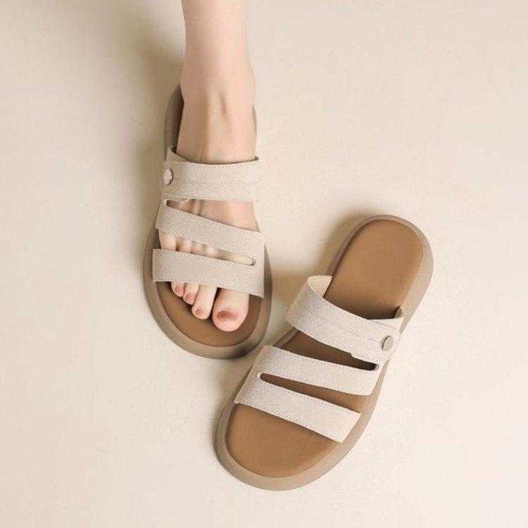 Popular Slippers Summer Sandals Women Wear 2025 Platform New Fashion Beach Word Non-slip Casual Versatile