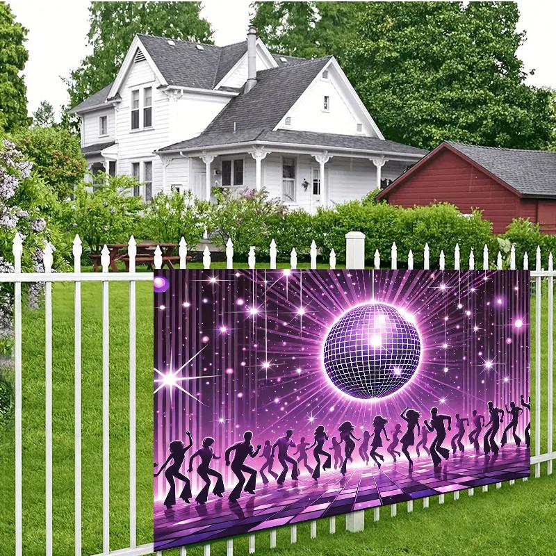 Uno sfondo vivace per una festa da ballo disco con una decorazione murale in poliestere viola