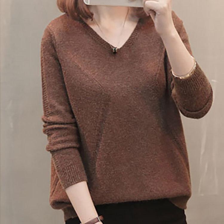 Women's V-Neck Sweater: Stylish, Slimming, Long-Sleeved Knit with Back Slit - Perfect for Spring and Autumn in Solid Colors.