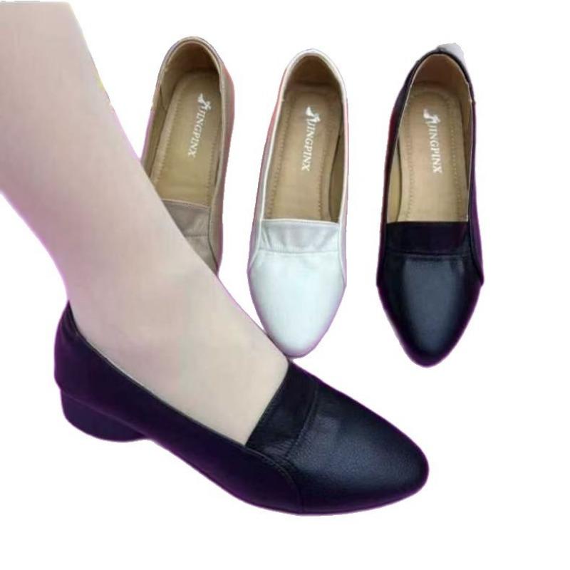 Soft Leather Single Shoes Pointed Women's Shoes Spring New Versatile Flat Bottom Shallow Mouth Small Leather Shoes Comfortable Soft Sole Shoes