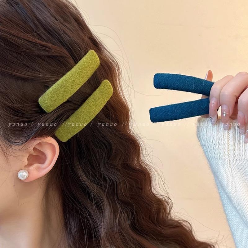 1 Pair Nordic Minimalist Velvet Hairpin with Vintage ,Suitable Daily Commuting,Romantic Dating, As A Temperament Headwear