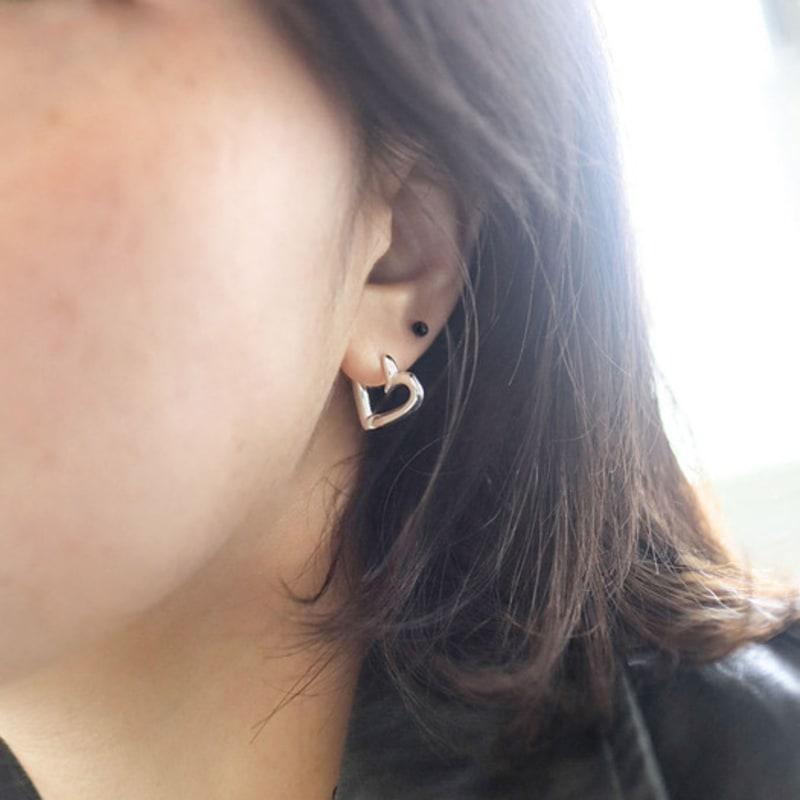 Modernlike 14k Onyx Gold Piercing