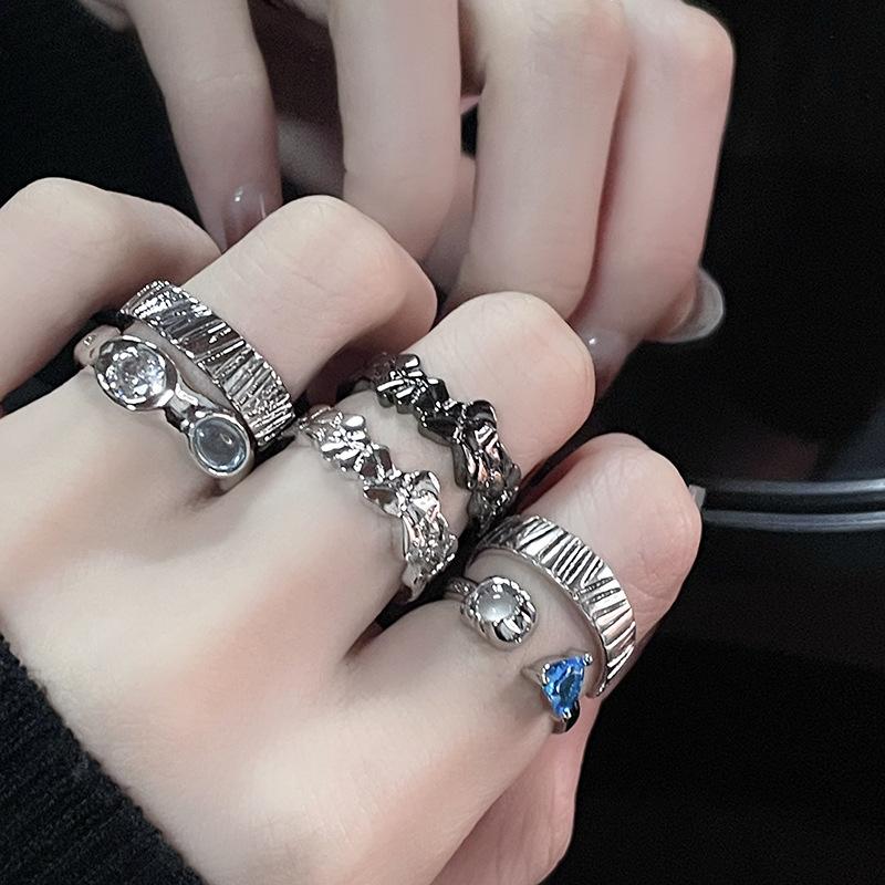 Niche Design Sense Dark Wind Personality Open Ring French Stacking High-End Index Finger Ring Female Punk Jewelry