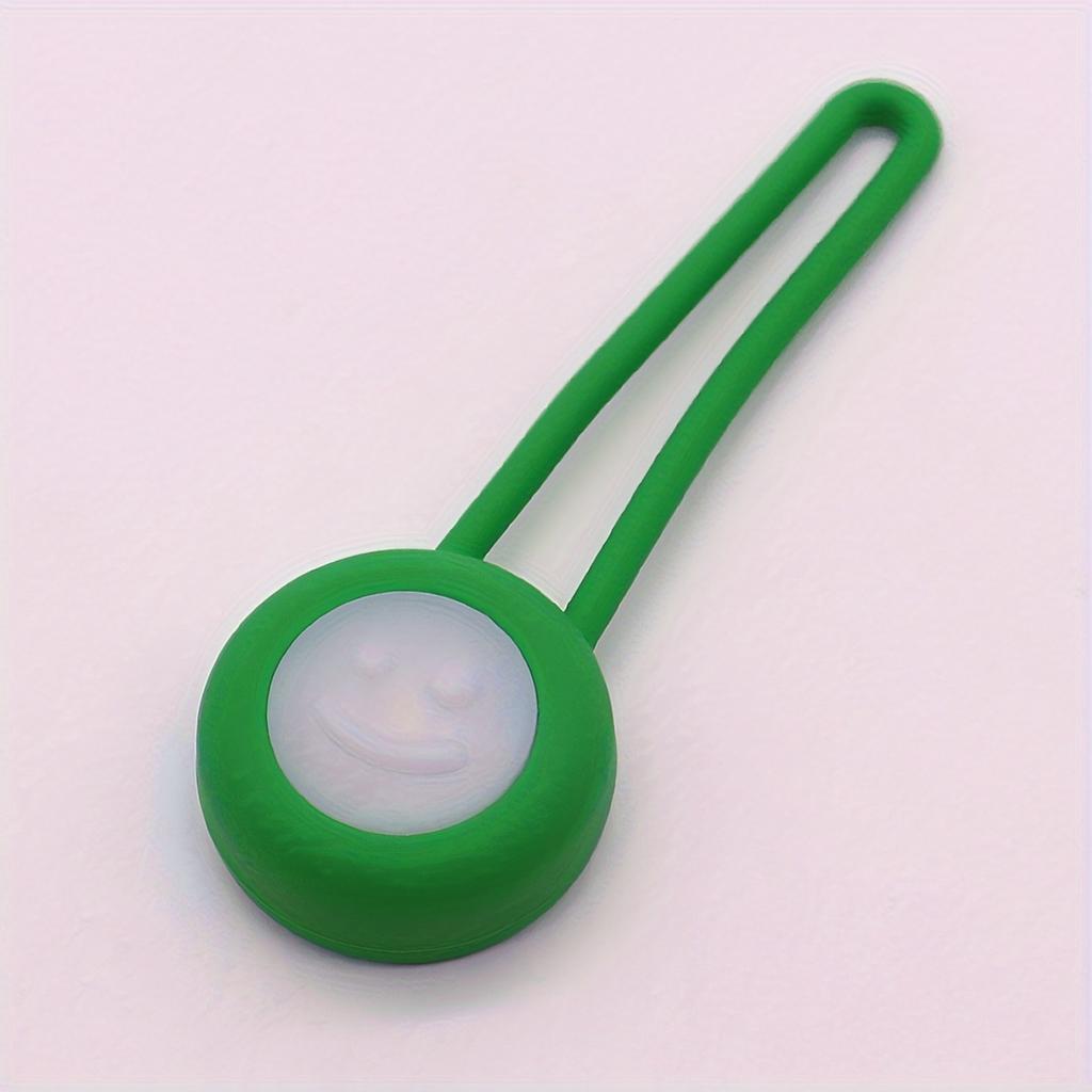Silicone Pet LED Pendant Light For Dogs & Cats - Night Safety Flashing Round Tag, Replaceable Battery, Long-lasting Glow