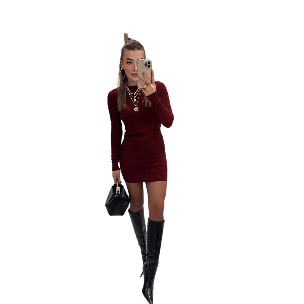 2025 Autumn Women's Slimming Knit Sweater with Hip-Hugging Short Skirt