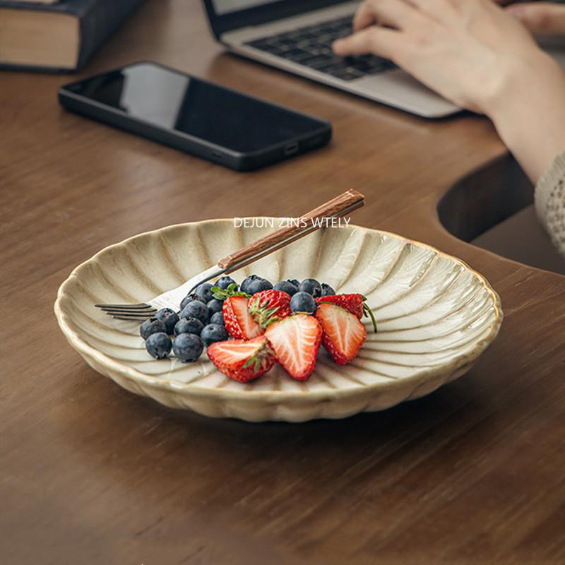 1PC 8-inch Ceramic Plates Vintage Round Cake Dessert Plate Exquisite Ceramic Fruit Salad Plate Kitchen Tableware Supplies