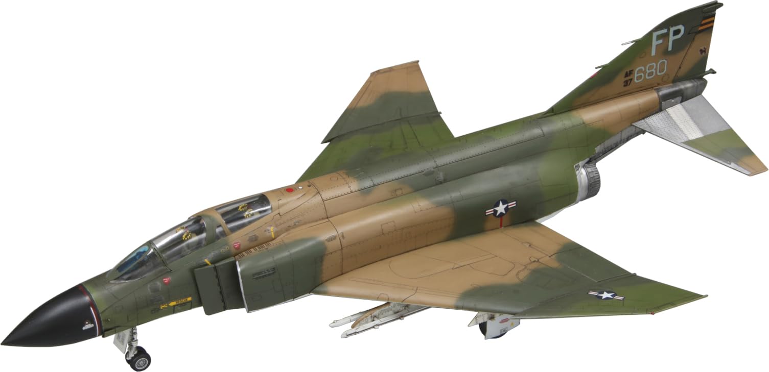 FineMolds Jet Series American Fighter Jet Wolfpack 1967 Plastic Model Kit FF11 1/72 F-4C (Airplane)