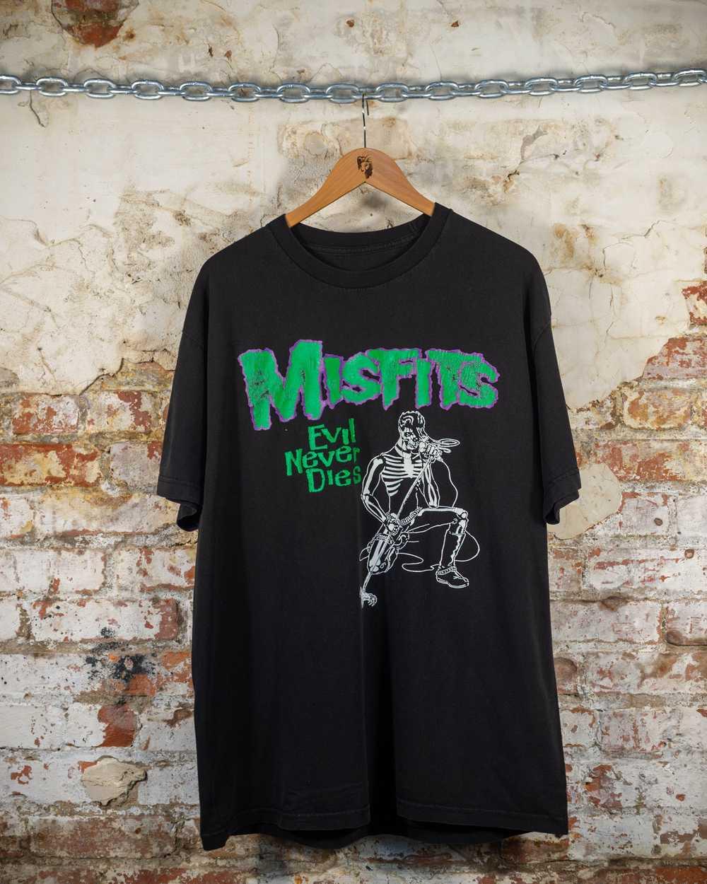 Vintage 90s Misfits Evil Never Dies T-Shirt Black Horror Punk Band Graphic Tee Unisex T-Shirt XXL