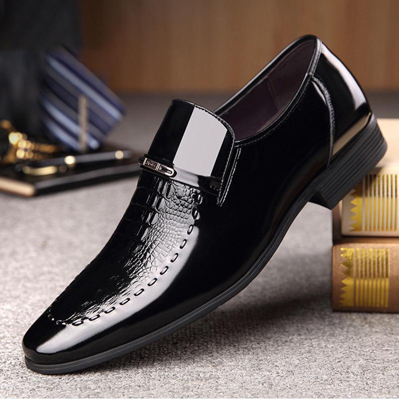 Męskie Mokasyny ze Skóry Lakierowanej Wsuwane Eleganckie Buty Czubate Wytłaczane na Wzór Krokodyla Niski Obcas Blokowy Formalne Biznesowe Ślubne Buty Oxford