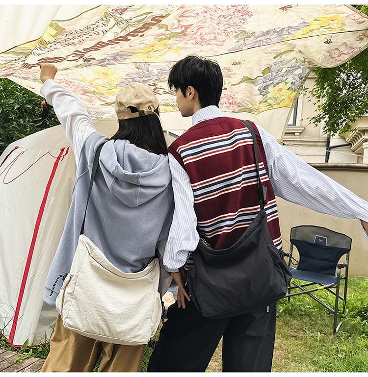 Women's Crossbody Messenger Bag - Trendy, Casual, Versatile, Solid Color, and Ideal for Street Fashion. Suitable for Men and Women.