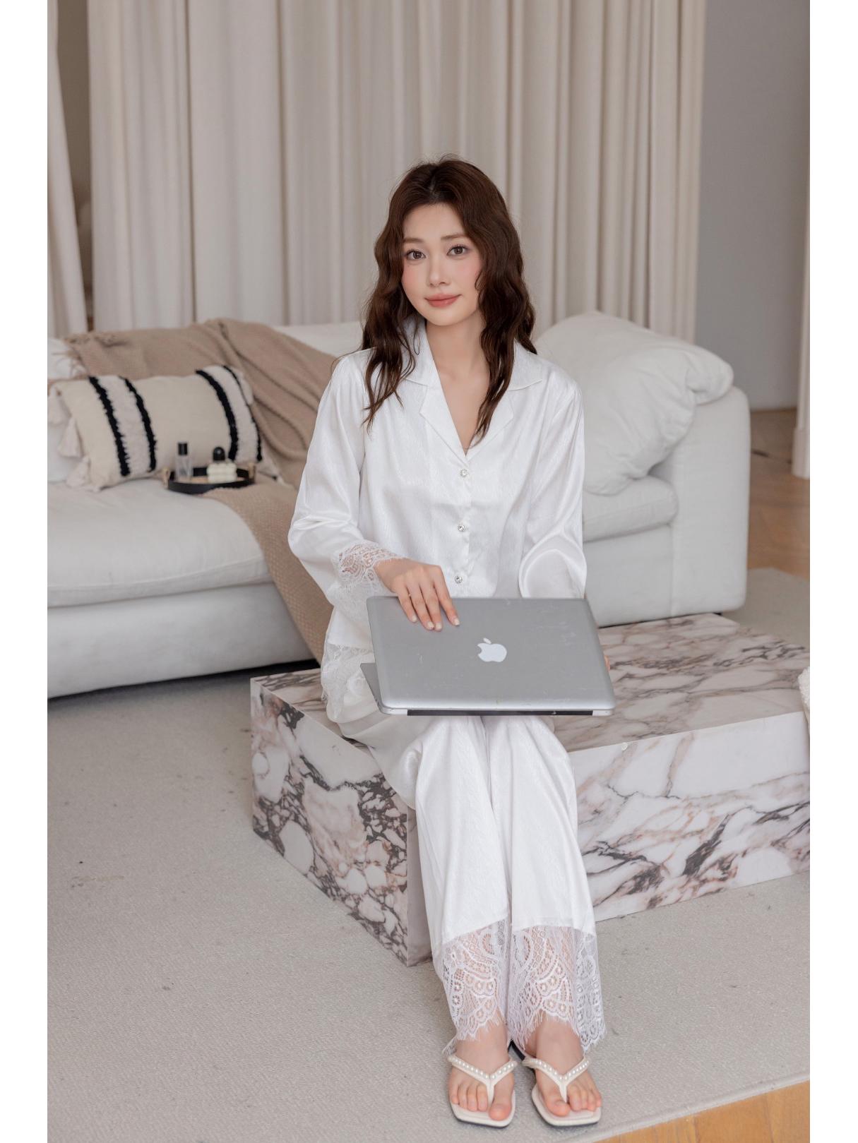 Легкий роскошный кружевной шелковый пижамный комплект для женщин, весна 2026 Medium белый