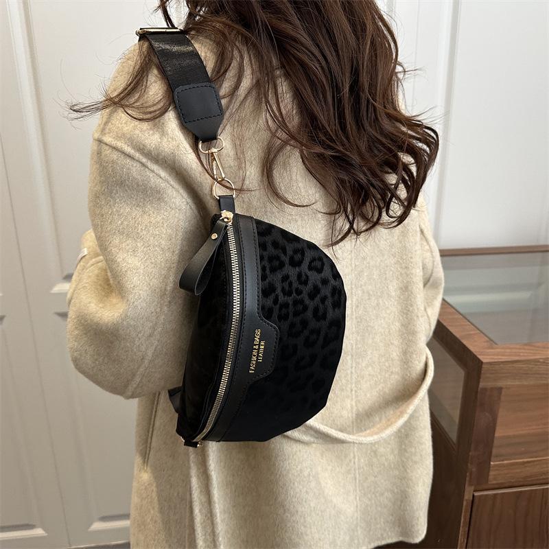 A High-end Leopard Print Fashionable, Casual, Simple and Niche Chest Bag and Waist Bag