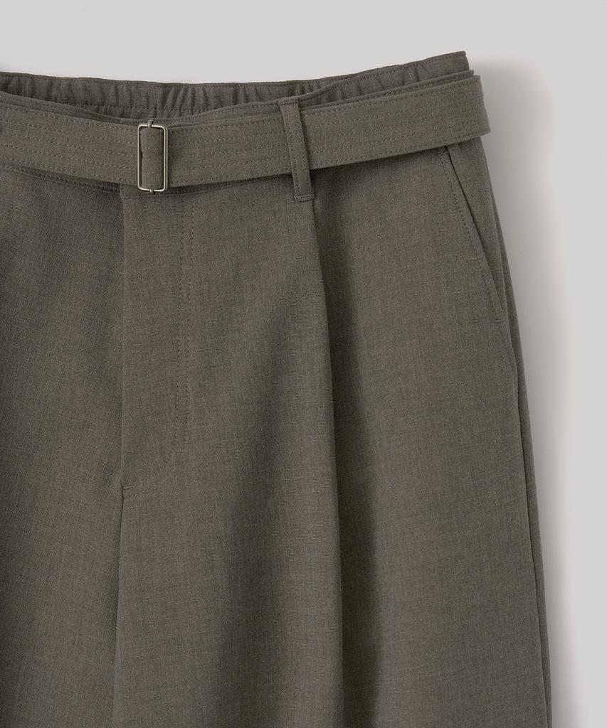 ANOTHER OFFICE Structure Curved Slacks (Khaki Brown)