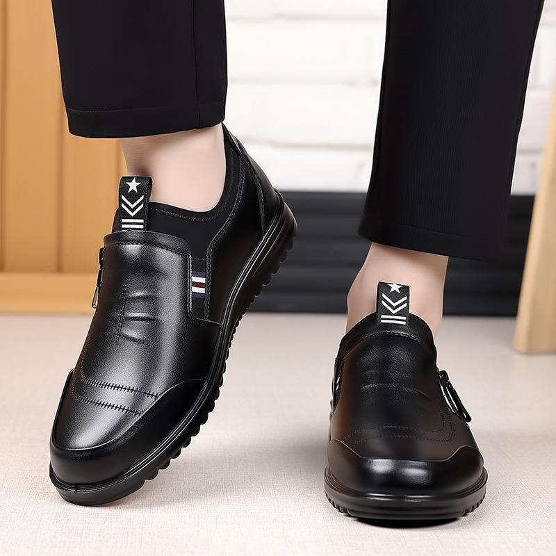 ModeBritische Kuhleder Rutschfeste Herren-Fahrschuhe Frühling Herbst Weichsohlige Herren-Designerschuhe Mode Lässige Schwarze Loafer Herren