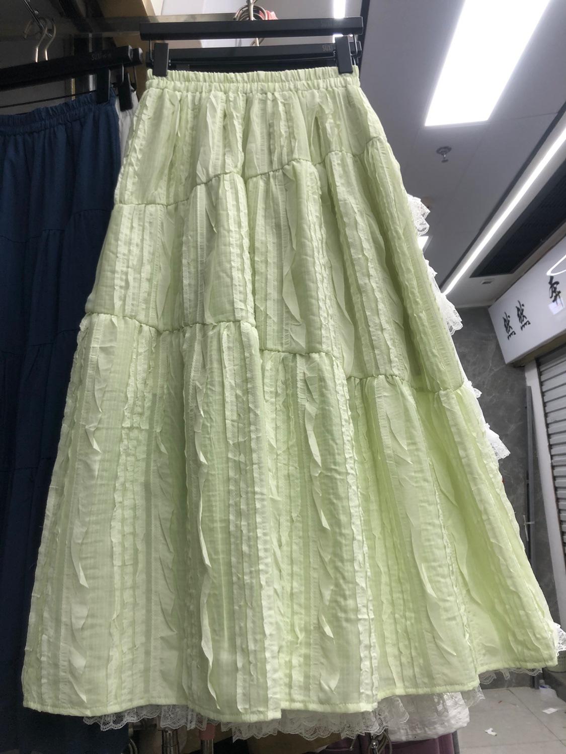 

2025 весна и лето иностранный стиль маленький свежий дизайн сладкий край лепестков большой маятник атмосфера темперамент плиссированная юбка one size fits all