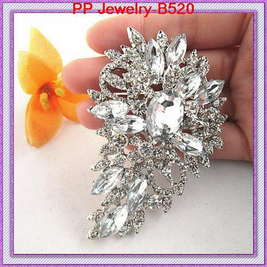 Elegant Rhinestone Crystal Leaf Brooch Scarf Buckle Ornament Unisex