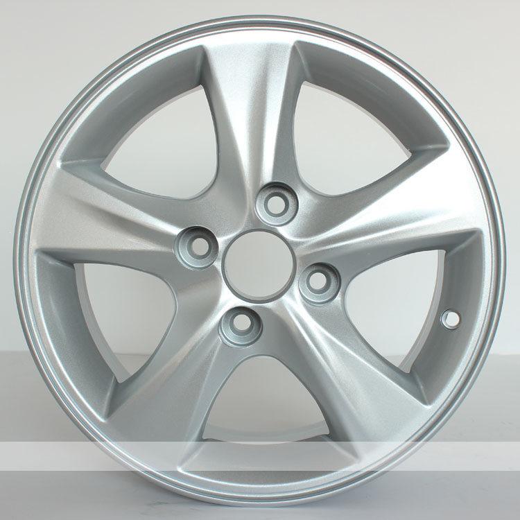 Reyna Alcazar & Touareg Steel Wheels with Yu Aluminum Rims, Wheel Hubs & Tire Rims for Venue Modification.