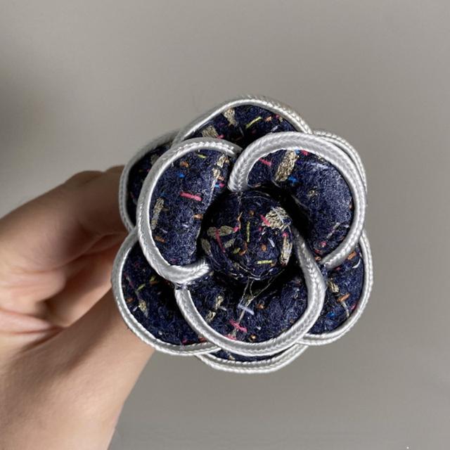 Retro Stoff Kamelienblume Brosche Reversnadeln Handgefertigte Stoffkunst Broschen Für Frauen Mantel Hemd Korsage Modeschmuck Geschenke navy blau