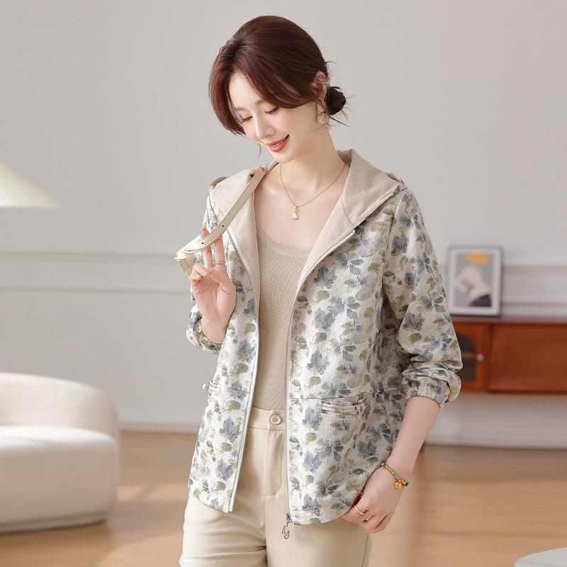 

2026 New Style Autumn Hooded Casual Jacket for Middle-aged and Elderly Women 3XL (120-135 jin)