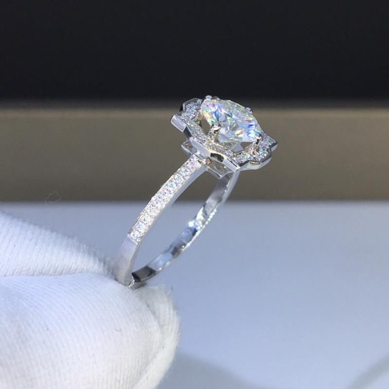 BELLA BOX Neues, modisches, wunderschönes Set mit acht Herzen und acht Pfeilen für Damen, quadratischer Charme, Verlobung, Jahrestag, Schmuck