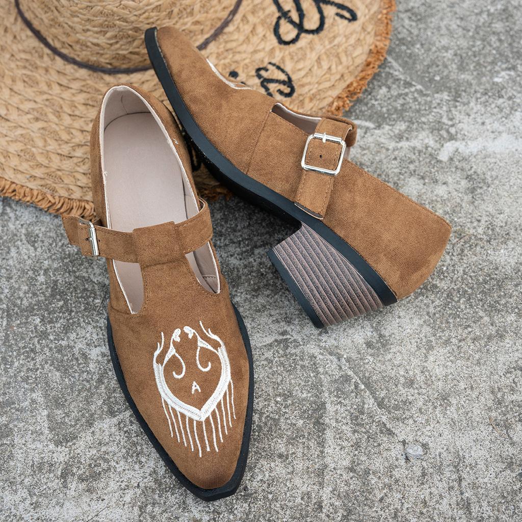 Large size fashionable and comfortable shoes printed thick heel pointed single shoes