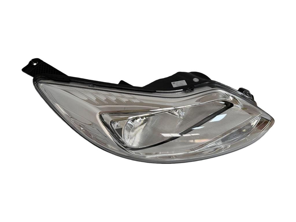 2012-14 Ford Focus Headlight Assembly 8A69-13W029-AB R