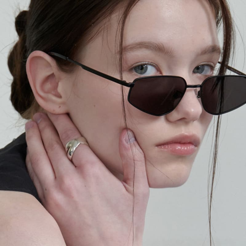 

One Brilliant Nataly-OB551-Black single type