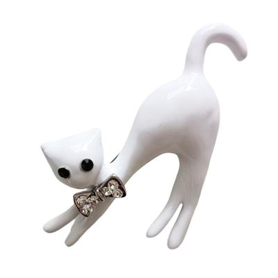 [R8509] - White 'Cat' Designer Brooch - 55x45 Mm
