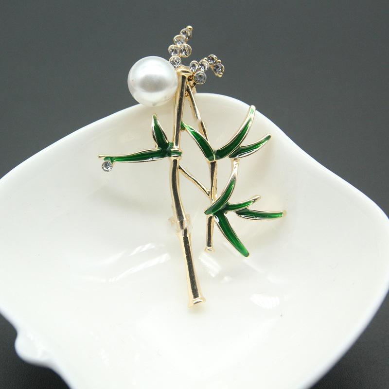 Gold Crystal Wheat Ear Brooch - Anti-Exposure Pin for Women’s Suit Shirt, Small Fragrance Style, Personalized Diamond Collar Pin
