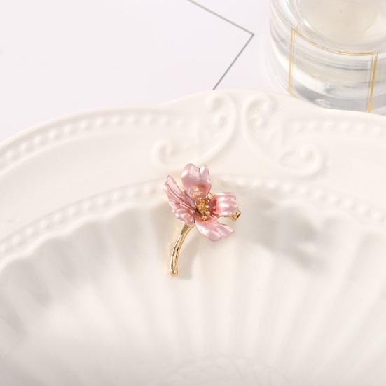 Blomsterbrosje Kunstnerisk blomsterform Anti-eksponering galvanisert rustfri kjole kragebrosje