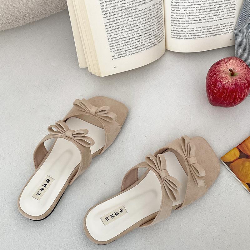 

Popular fairy wind red flat bottom one-word slippers women s summer wear 2025 new models with skirts, non-slip and cool slippers 40 абрикосовый