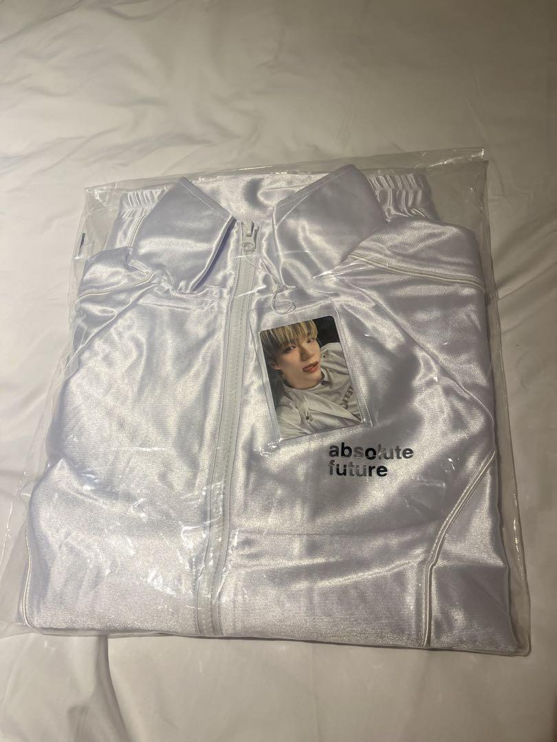 

[Б/У] NCT DREAM Jeno ТРЕКОВАЯ КУРТКА