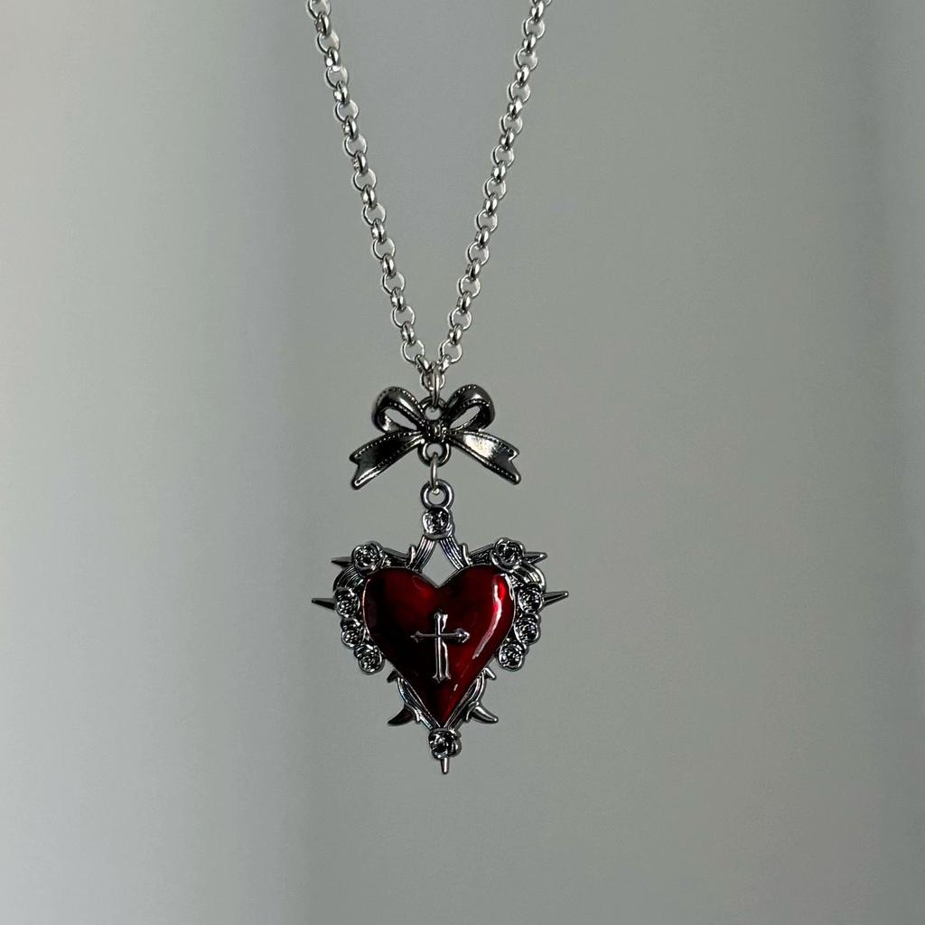 Collier pendent croix gothique punk sombre nœud d'amour chaîne de clavicule vintage cœur épineux collier Y2K bijoux pour hommes