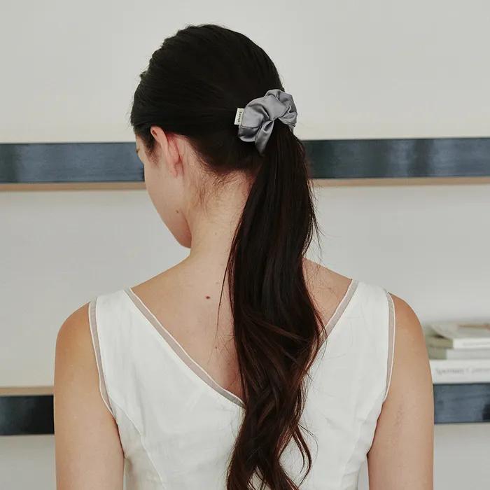 Silky Scrunchie (M)