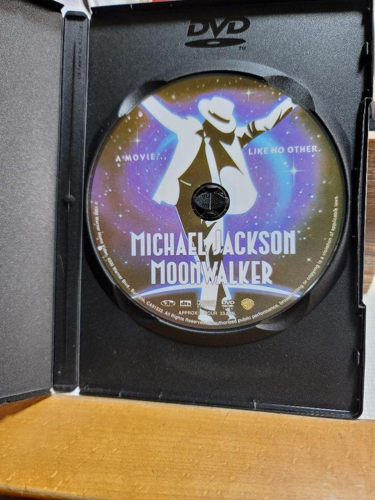 [USED] Thriller 25th Anniversary Edition, OFF THE WALL, and 3 Moonwalker DVDs.